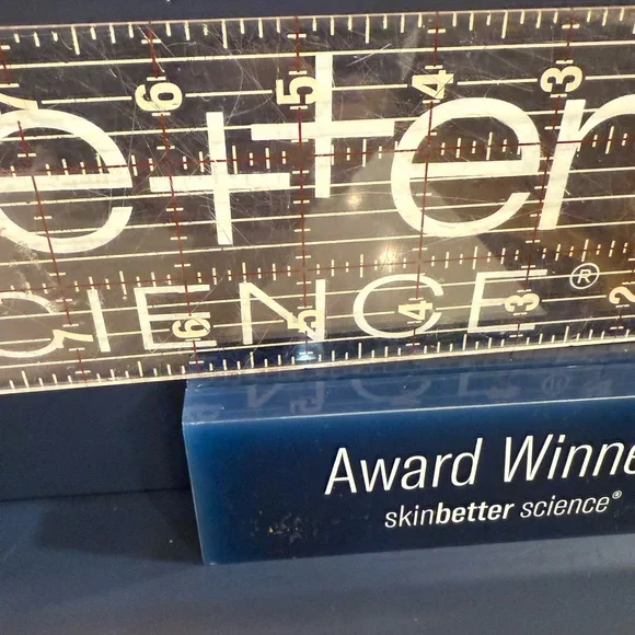 Set of skinbetter science shelf display items - Picture 5 of 9